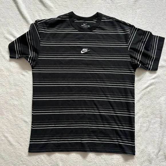 NWOT NIKE PREMIUM STRIPE TEE BLACK - Picture 2 of 9